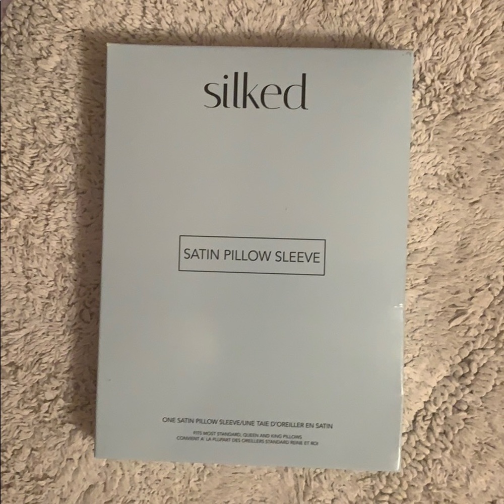 Silk pillow sleeve